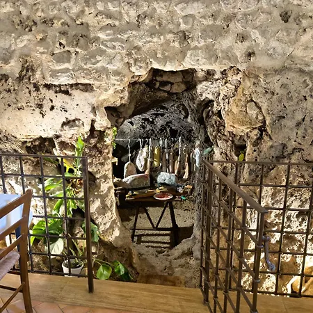 Abbazia Dei Santi Felice E Mauro * Castel San Felice